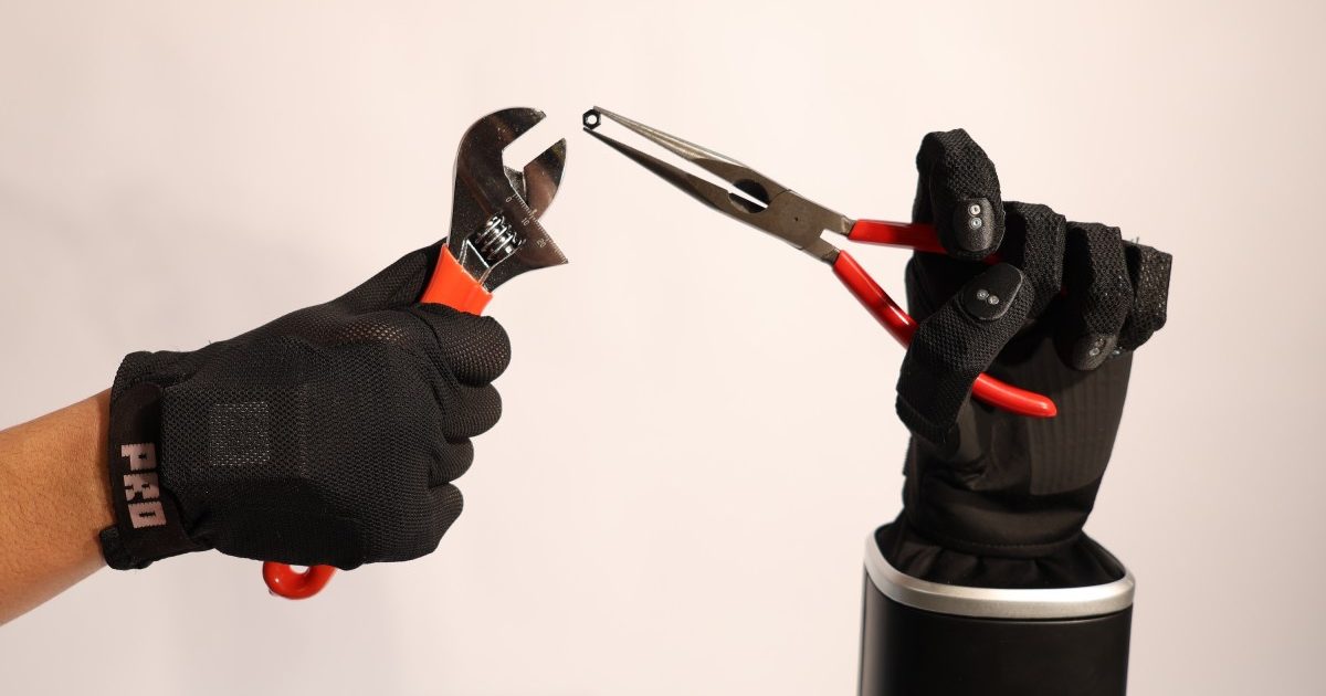 DROPIDEA | دروب ايديا - Robotic Hand Company Settles with Tesla and Raises $11 Million