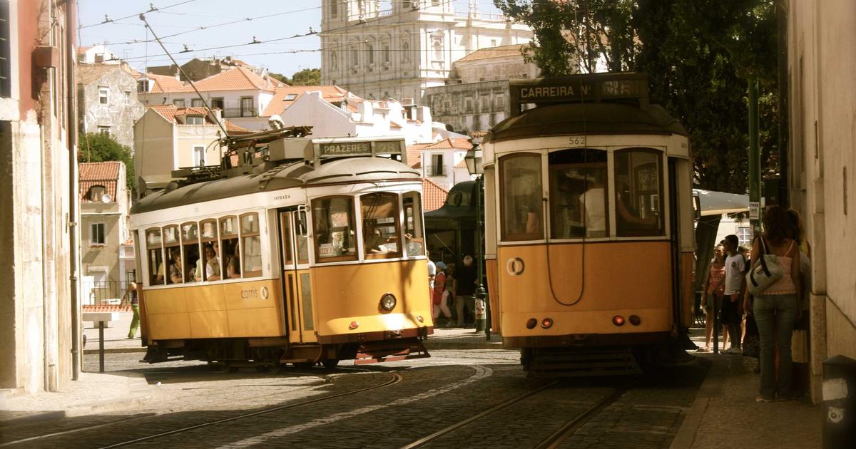 DROPIDEA | دروب ايديا - Learn how AI-generated art is changing the future of design